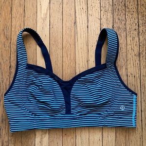 Lululemon Ta Ta Tamer Sports Bra - Blue Stripe 36D